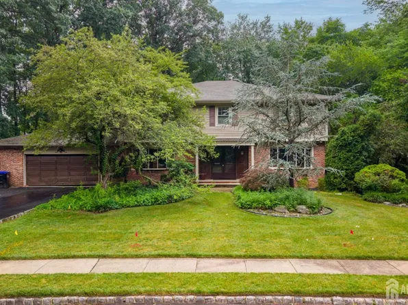 4 Liberty Bell Ct, East Brunswick, NJ 08816