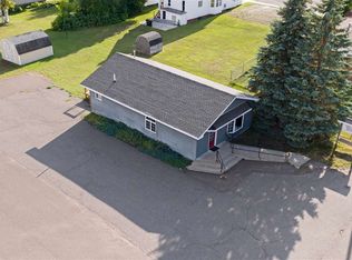 923 9th St, Lake Linden, MI 49945