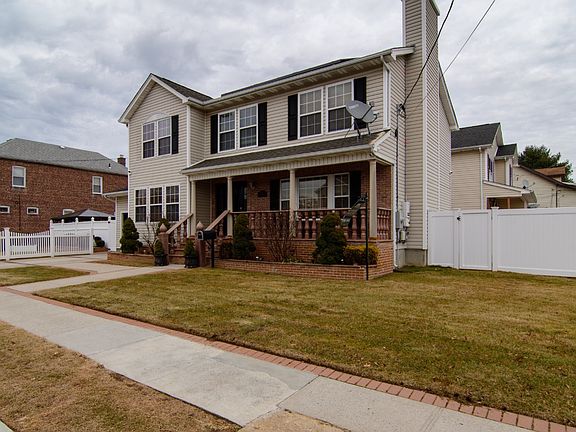 2nd image of 371 Lehrer Ave