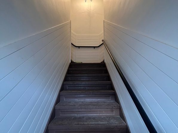 129 Laurel St #3