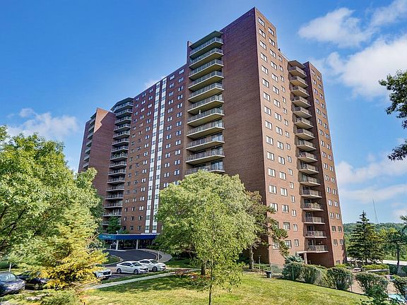 3rd image of 5300 Hamilton Ave Unit 706