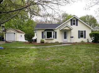 29 Walnut St, Shrewsbury, MA 01545