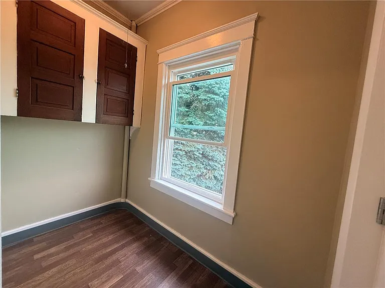 943 Center St #2 — Photo 6