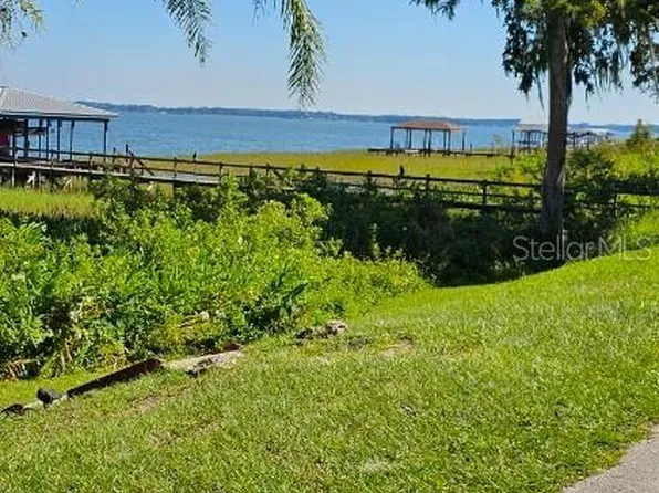 8977 Guava St #1600, Yalaha, FL 34797