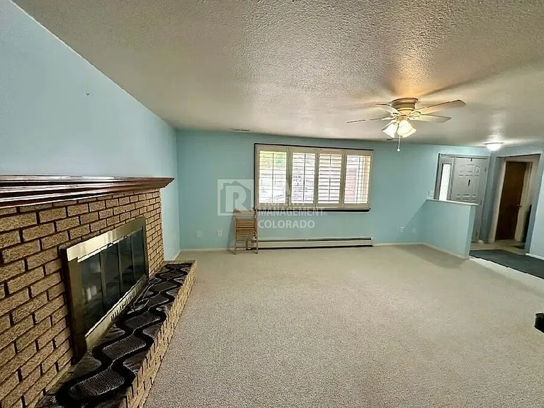 2628 Glendevey Dr — Photo 3