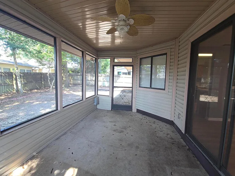 3929 Balsam Dr — Photo 45