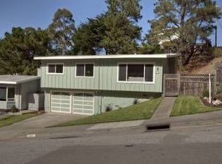 1095 Barcelona Dr, Pacifica, CA 94044