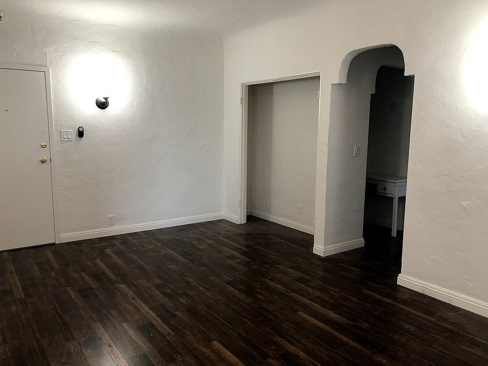 2nd image of 760 N Hoover St #305