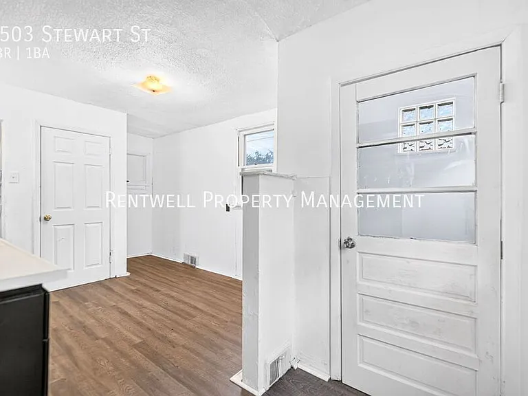 2503 Stewart St — Photo 6