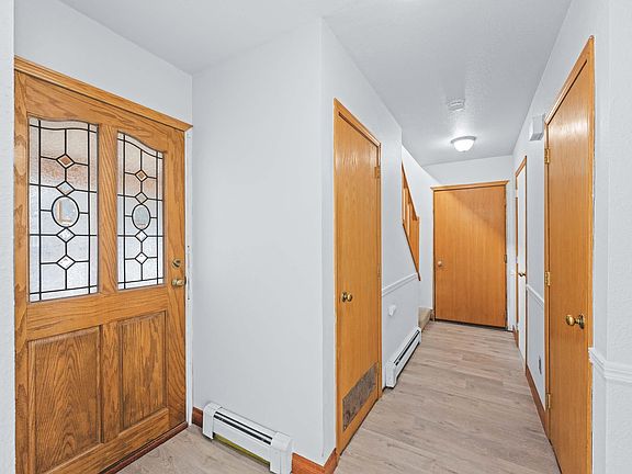 2nd image of 1816 Carr Ave