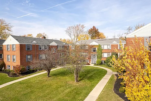 Highland View Apartments Photo 1
