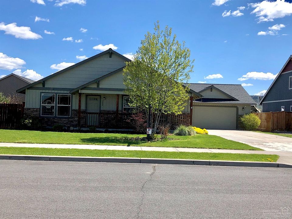 1st image of 342 SE Pioneer Dr