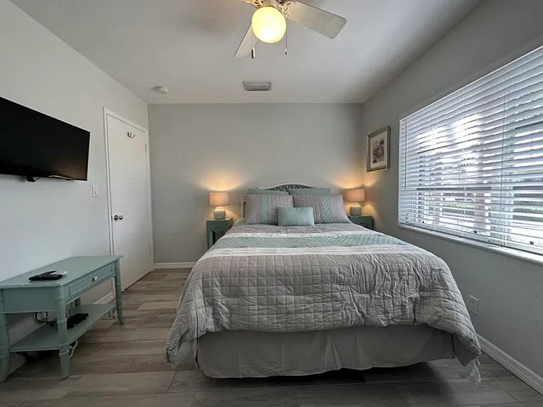 49 Douglas Dr — Photo 31