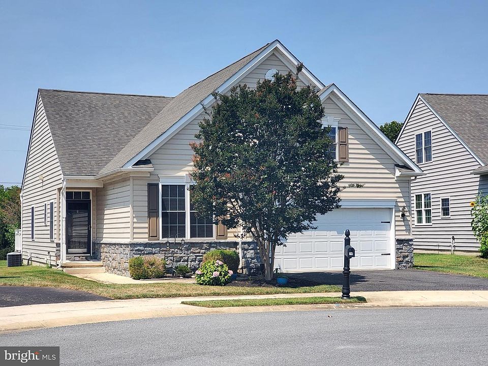 1st image of 74 Felix View Ct