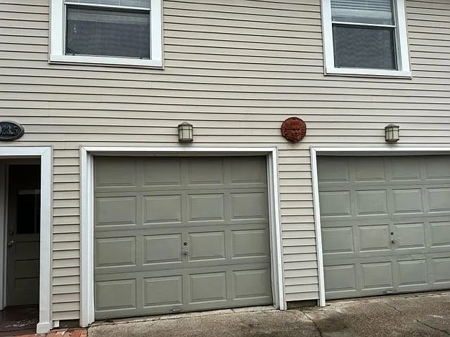 1023 W Gardner St — Photo 27