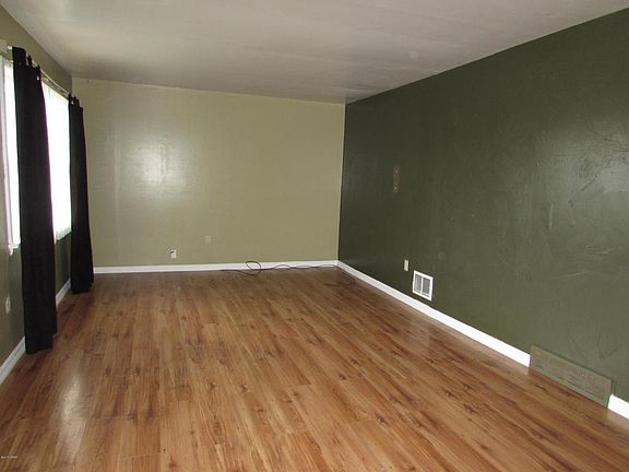 2nd image of 1109 3rd Ave NW