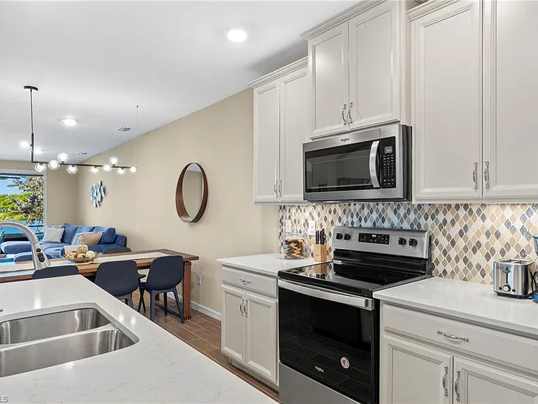 14644 Edgewater Cir — Photo 7