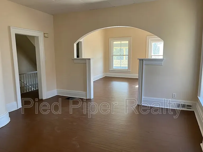 404 E Prospect Ter — Photo 13