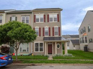 30 Davis St, Charles Town, WV 25414