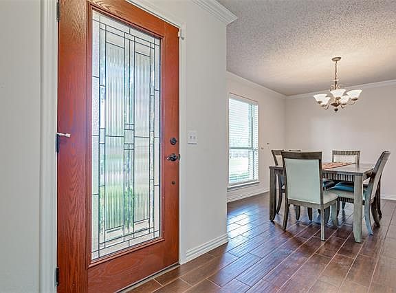 3rd image of 1831 Hatherly Dr