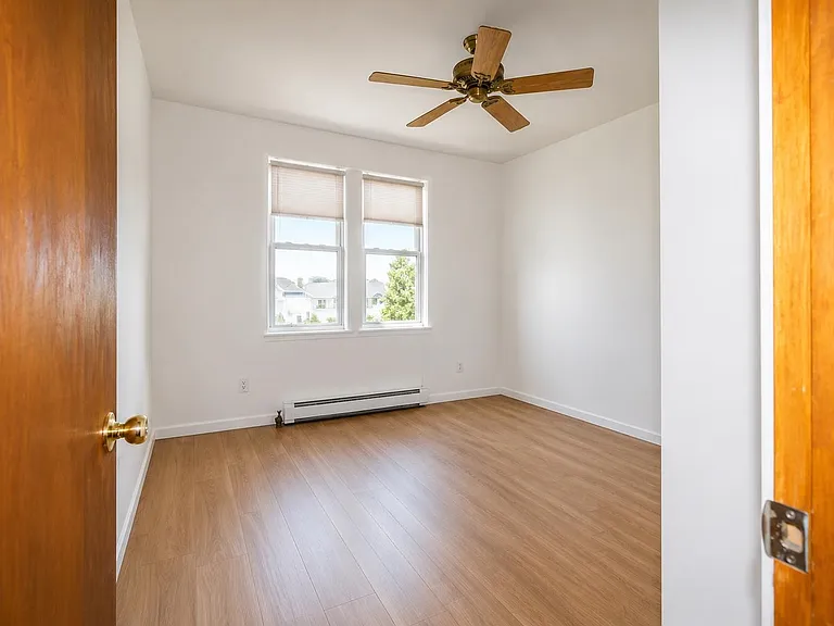 291 Linden Ave — Photo 10
