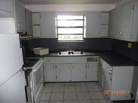 3rd image of 432 NE 161st St