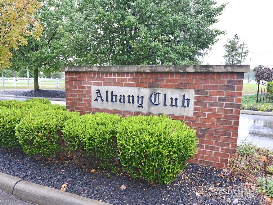 1st image of 2692 Club Lane Dr
