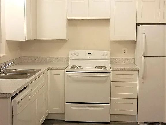 3rd image of 15416 74th Ave E #C