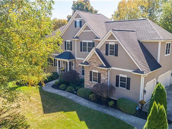 2nd image of 2441 Arbor Glen Ct