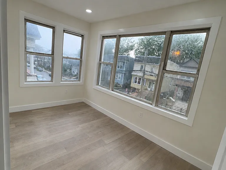 178 Hobson St #1 — Photo 9