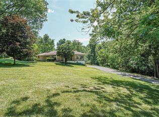 17 Phyllis Dr, Imperial, PA 15126