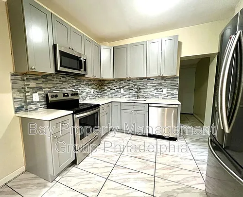 7275 Saybrook Ave Photo 1