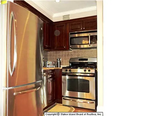 Sold by Home R Us Realty Of NY Inc | media 25