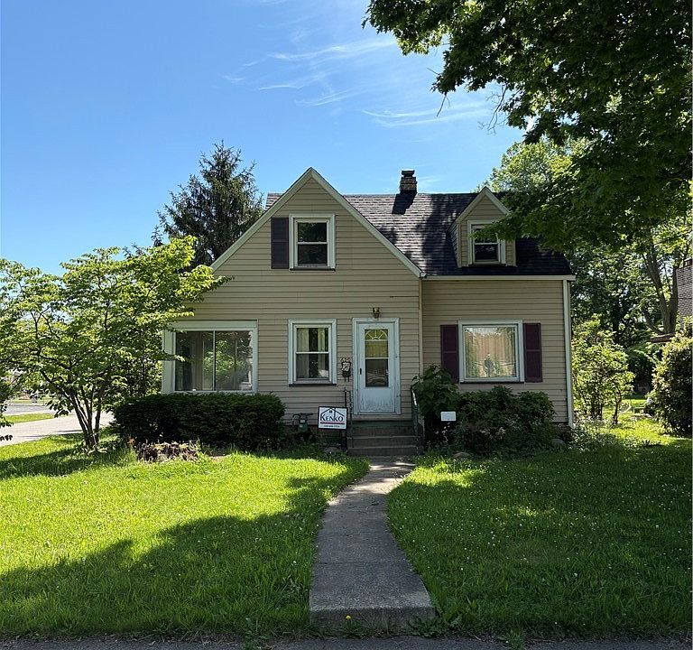 1st image of 629 Willard Ave SE