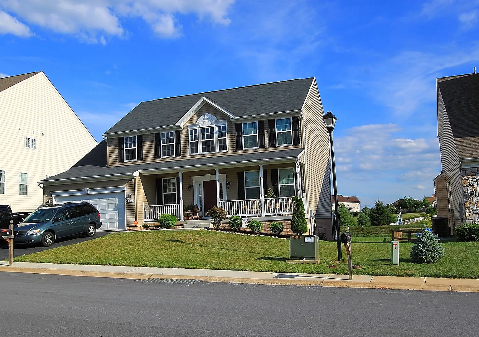 4 bed, 2.5 bath, Single Family Home in Charles Town, WV — Photo 1