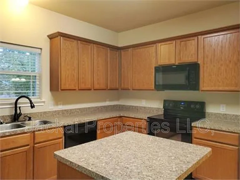 214 N Ricketts St — Photo 6