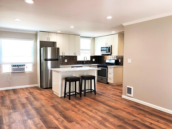 2nd image of 4417 Ohio St