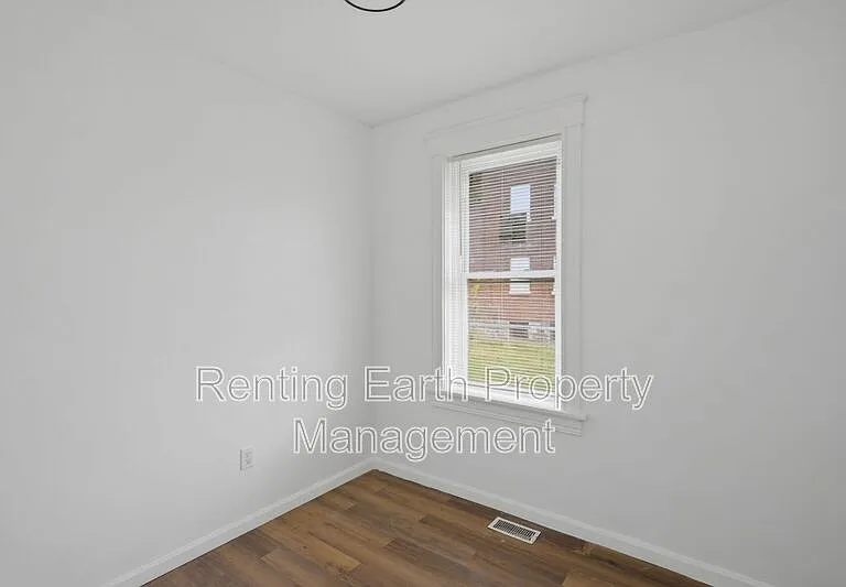 3127 Clay Ave — Photo 13