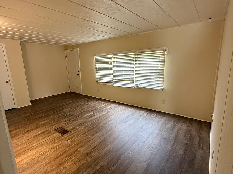 3122 Moody Ave — Photo 15