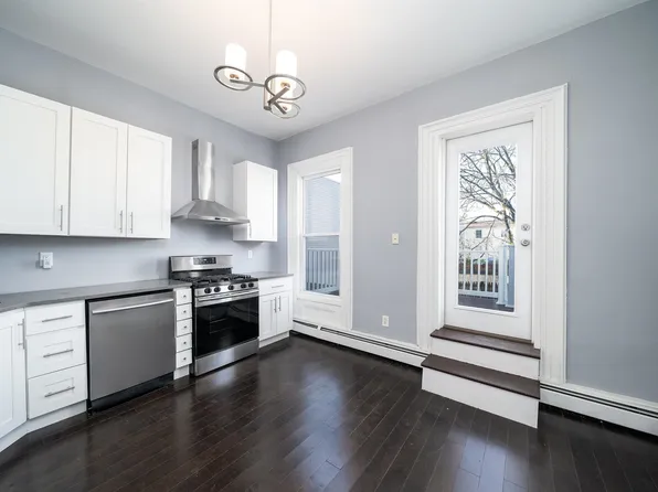 949 5 Summit Avenue image 1 of 19