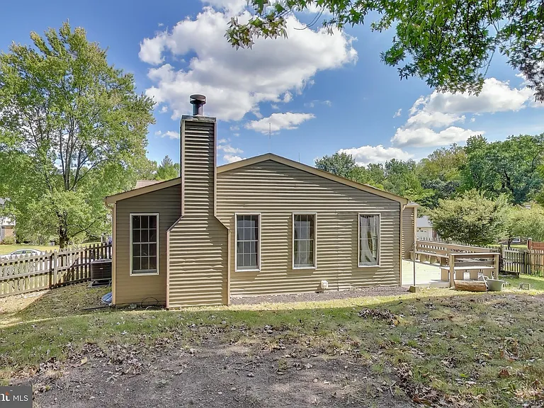 9217 Briarchip St — Photo 36