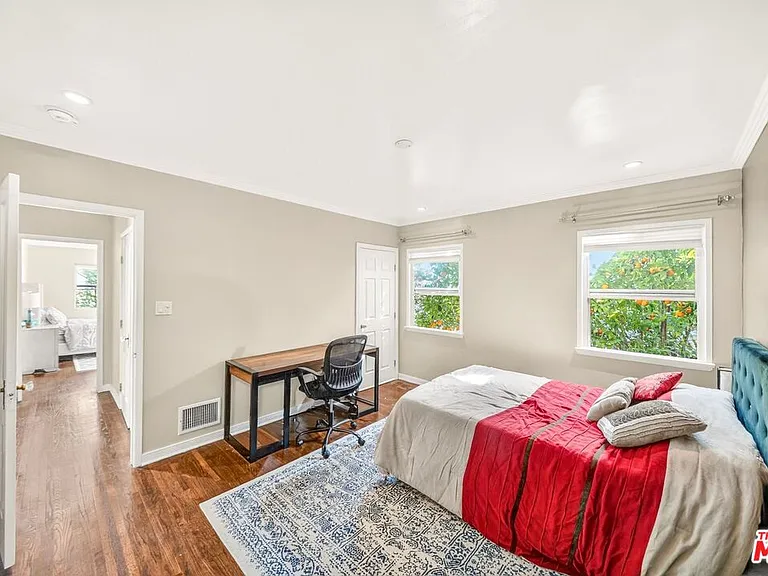 9928 Robbins Dr — Photo 39