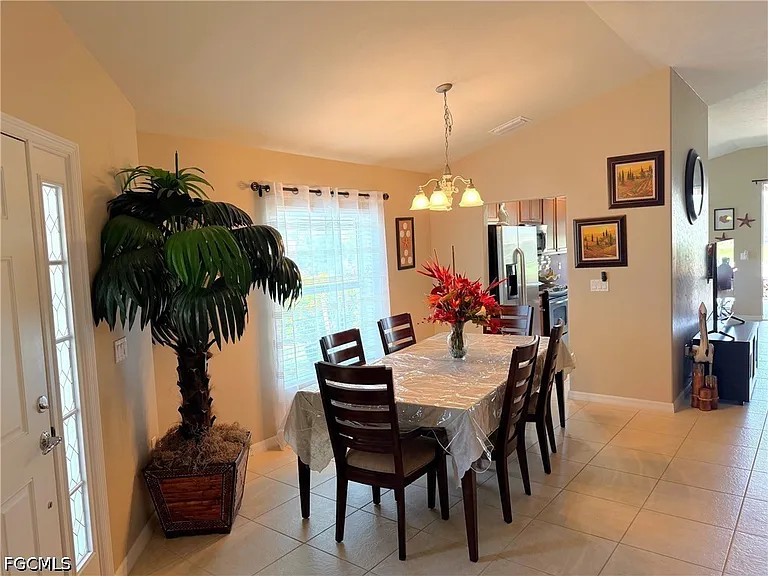 2609 Clairfont Ct — Photo 5