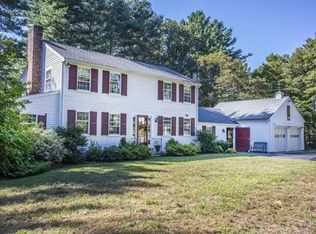 1 Maple Ln, Dover, MA 02030