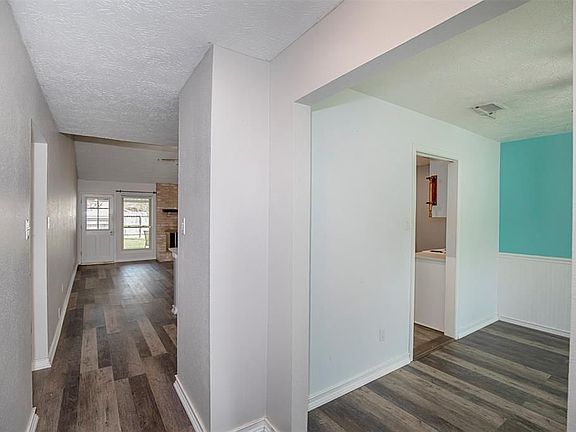 3rd image of 6230 Silver Leaf Dr