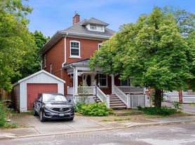 36 Arnold Cres, Richmond Hill, ON