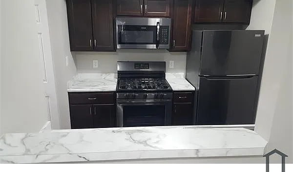 1224 Penn Ave #1 — Photo 1