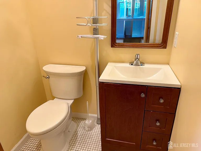 19 South Dr — Photo 16