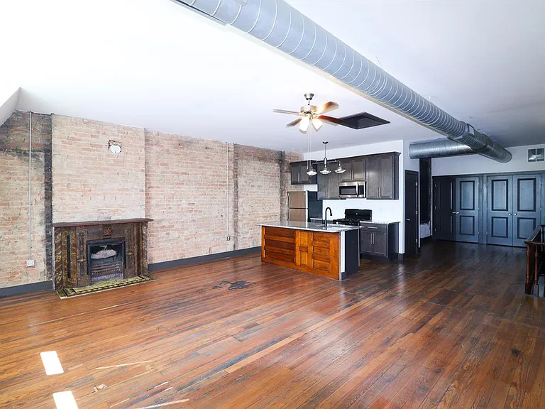 2611 Vine St — Photo 7