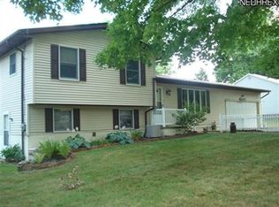 3827 Croydon Rd, Barberton, OH